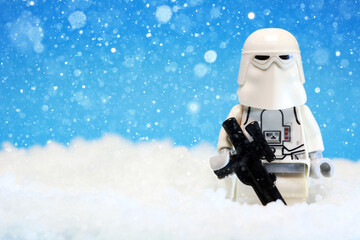 Naklejka premium Lego Star Wars figure Snowtrooper standing in snow in on ice planet Hoth 