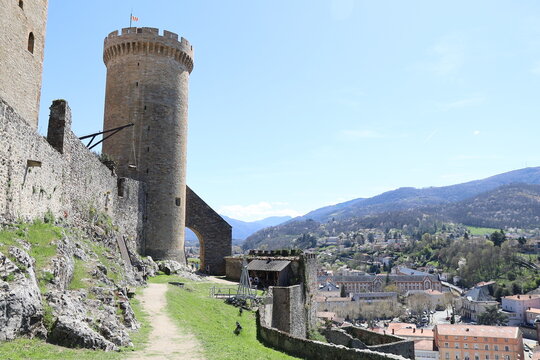 Le ch&acirc;teau de Foix, chateau fort m&eacute;di&eacute;val, ville de Foix, d&eacute;partement de l'Ari&egrave;ge, France