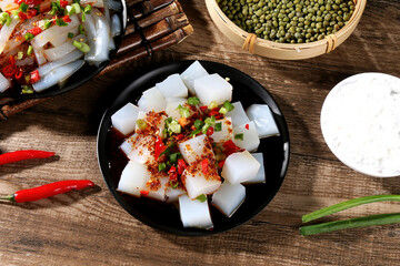 Clear Noodles in Chili Sauce(chuanbeiliangfen),Bean jelly,make of Platostoma palustre (Blume) and Rice and Sweet Potato Flour,Sichuan street snacks,Chinese food