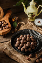 Carya illinoinensis (Wangenh.),Carya cathayensis Sarg,Walnuts are a recreational nut snack with a hard shell
