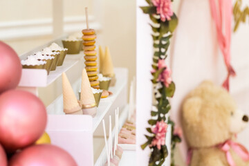 Cupcakes and ice cream birthday decoration 