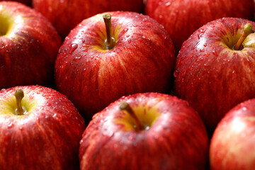 fresh red apple texture background in the supermarket