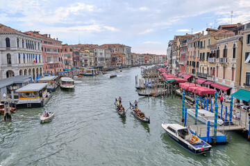 The Rialto Bridge (Ponte di Rialto), the oldest of the four bridges spanning the Grand Canal in Venice, Italy.