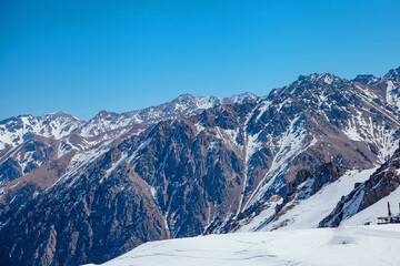 Obraz premium Beautiful landscape of winter snow mountains. Travel concept.