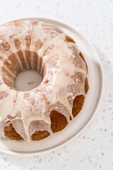 Simple vanilla bundt cake from box cake