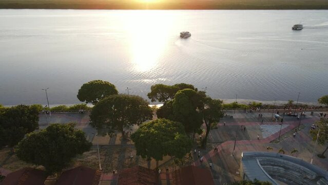 SUNSET AT JACARAP&Eacute; BEACH IN BRAZIL, VERY BEAUTIFUL (POR DO SOL NA PRAIA DE JACARAP&Eacute; NO BRASIL, MUITO LINDO)