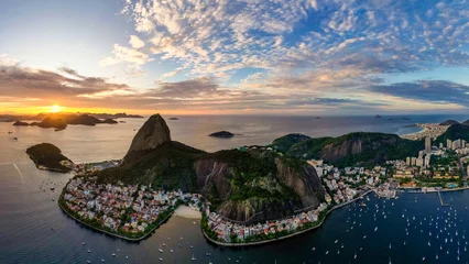 Gordijnen Panoramic View of Sugarloaf Mountain in Rio de Janeiro on Sunrise © Donatas Dabravolskas