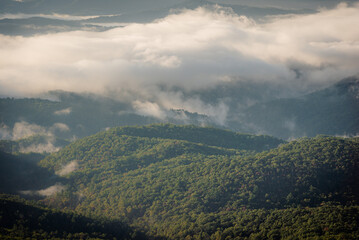 Fototapeta premium Scenic view from Rough Ridge Lookout , Blue Ridge Parkway, North Carolina, USA.