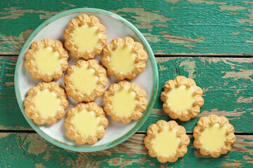 Cookies with cream filling