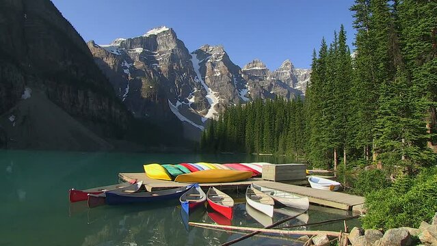 Moraine Lake im Valley of the Ten Peaks, Banff Nationalpark, Alberta, Kanada, Rocky Mountains