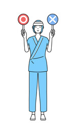 正解と不正解を示す棒を持つ頭に包帯を巻いた女性入院患者