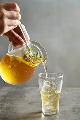 tea with lemon and mint
