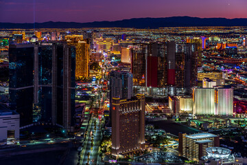 Las Vegas, Nevada, USA - Sunset over the city skyline © Alexander
