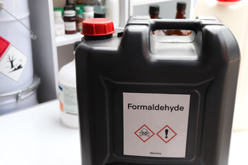 Formaldehyde, Hazardous chemicals and symbols on containers