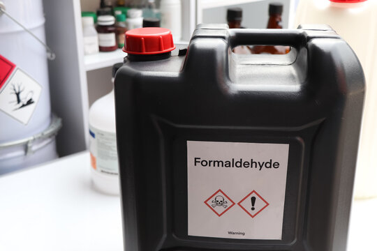 Formaldehyde, Hazardous chemicals and symbols on containers