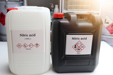 Nitric acid, Hazardous chemicals and symbols on containers