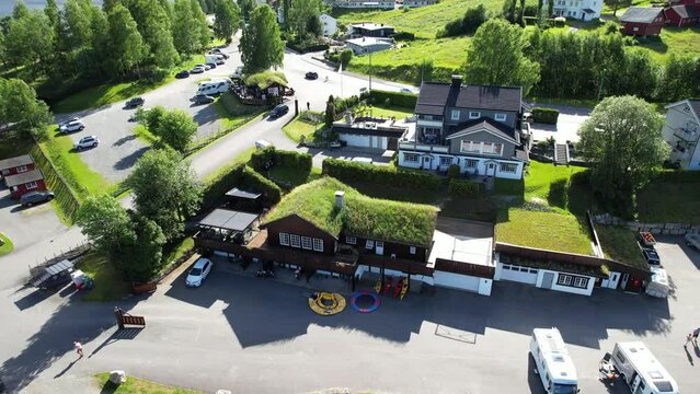 Green house houses in Fagernes Norway
