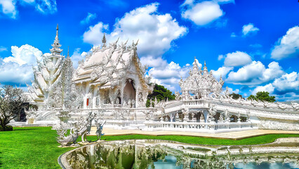 Obraz premium Famous Wat Rong Khun (White temple) in Chiang Rai province, Northern Thailand