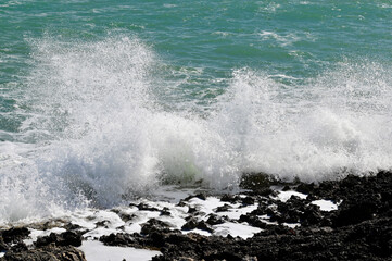 Onde sulla battigia