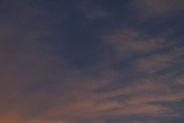 Obraz premium A Calm Yet Dramatic Blue and Orange Gradation Sky for A Beautiful Evening