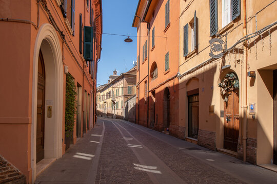 Via strada Ferrara