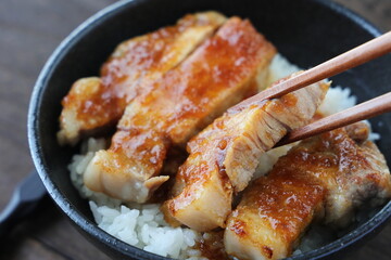 ポークステーキ丼