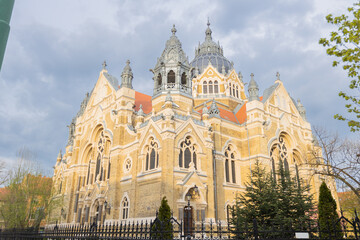 Fototapeta na wymiar The Szeged Synagogue, a beautiful and historic religious landmark in Hungary, is an architectural symbol of traditional art nouveau style worthy of admiration.