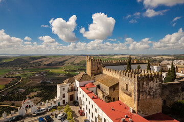 Panoramic view of Parador Fortress on Plaza de Cabildo in the white city of Arcos de la Frontera, in the province of Cadiz, Spain © Ирина Селина