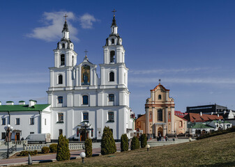Fototapeta na wymiar Holy Spirit Cathedral in the center of Minsk