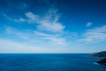 Obraz premium Calm and deep sea horizon seen from above, relaxation background.