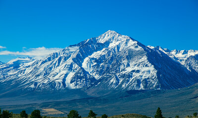 Landscape photo of Mt. Tom in the Eastern Sierra Nevada of California
