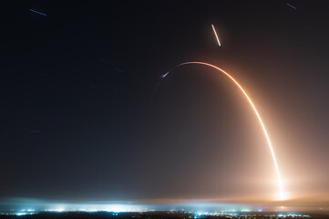 Falcon 9 Night Launch with the First-Stage Booster Return to the Launch Site on 2023/04/15