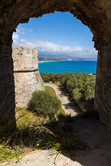 Panorama sur la côte jusqu'à Nice depuis le Fort Carré à Antibes