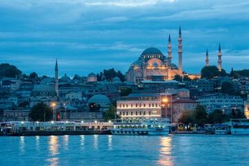 Fototapeta na wymiar Suleymaniye Mosque in evening ıstanbul blue evening