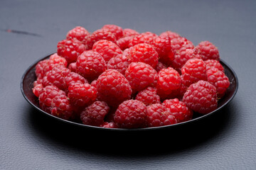 varios ángulos y tipos de detalle de frambuesas