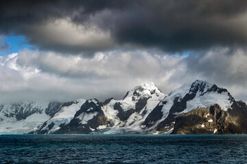Fototapeta na wymiar Stark Mountain scene of Elephant Island in Antarctica