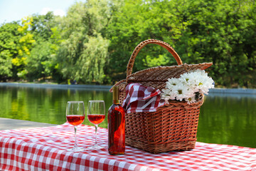 Spending time in nature - picnic, accessories for picnic