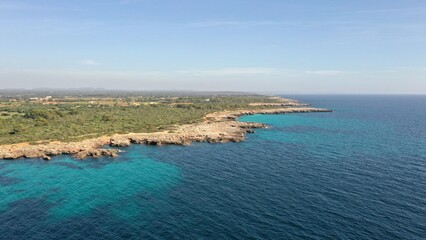 Plage de Son Xoriguer et de Cala en Bosc pr&egrave;s du Phare du Cap d'Artrutx &agrave; Minorque, &icirc;les bal&eacute;ares, Espagne