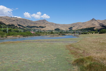 Flache Landschaft bei Christchurch in Neuseeland mit Bergen im Hintergrund