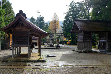 雨上がりの須佐神社