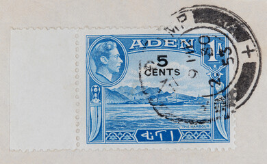 briefmarke stamp vintage retro alt old blau blue Aden hafen schiff harbour ship säbel 5 cents...