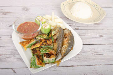 Shrimp paste sauce and vegetable set. Thai food