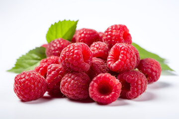 Gros plan sur des framboises rouges fraiches et juteuses sur fond gris &raquo; IA g&eacute;n&eacute;rative