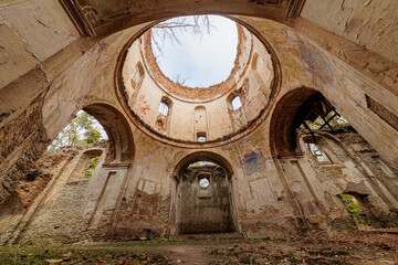 cerkiew, ruiny © RobertM