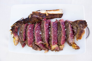 barbecue ribs with coarse salt