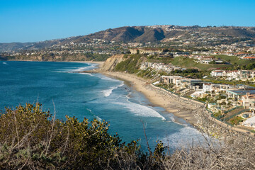Magnificent views of Dana Point Harbor and Capistrano beach from the lokkout and the  Headlands Conservation Area Trail. - obrazy, fototapety, plakaty