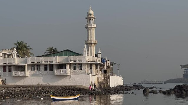 Haji Ali Dargah mosque in Mumbai, India, Maharashtra 4k