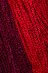 Tło stworzone ze zbliżenia makro na czerwone sznurki bawełniane 