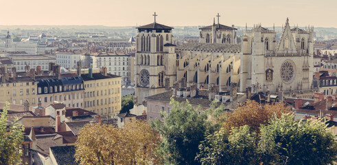 vue depuis la colline de fourvière sur la Cathédrale Saint-Jean, appelée aussi Primatiale St...
