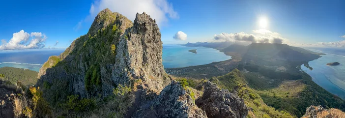 Papier Peint photo Le Morne, Maurice Le Morne Brabant Mountain, UNESCO World Heritage Site basaltic mountain with a summit of 556 metres, Mauritius